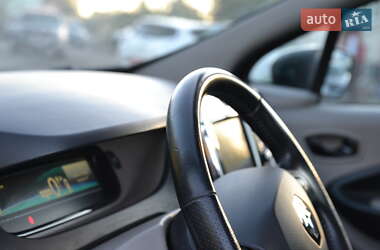 Хэтчбек Renault Zoe 2015 в 