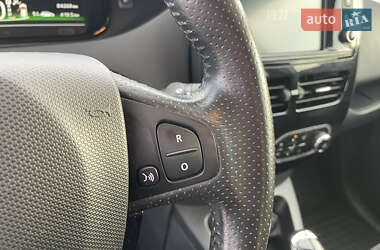 Хэтчбек Renault Zoe 2019 в 