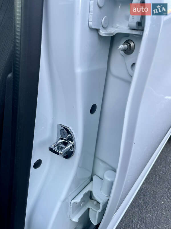 Хэтчбек Renault Zoe 2017 в Вышгороде фото 19 Хэтчбек Renault Zoe 2017 в Вышгороде