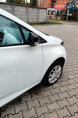 Хэтчбек Renault Zoe 2015 в 