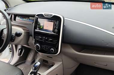 Хэтчбек Renault Zoe 2016 в 