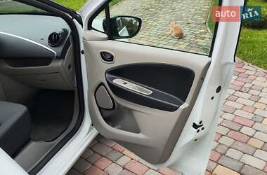 Хэтчбек Renault Zoe 2016 в 