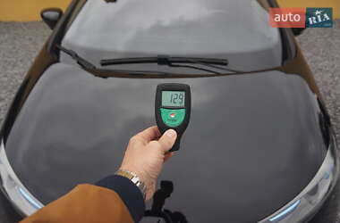 Хэтчбек Renault Zoe 2015 в 