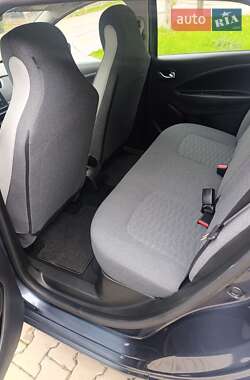 Хэтчбек Renault Zoe 2021 в 
