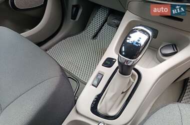 Хэтчбек Renault Zoe 2014 в 
