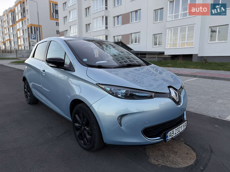 Хэтчбек Renault Zoe 2015 в 