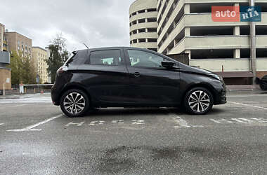 Хэтчбек Renault Zoe 2021 в 