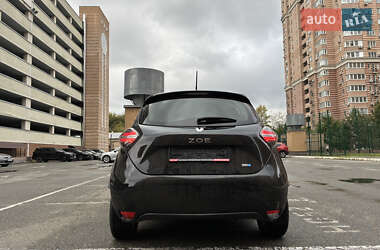 Хэтчбек Renault Zoe 2021 в 
