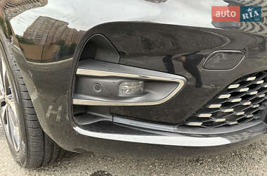 Хэтчбек Renault Zoe 2021 в 
