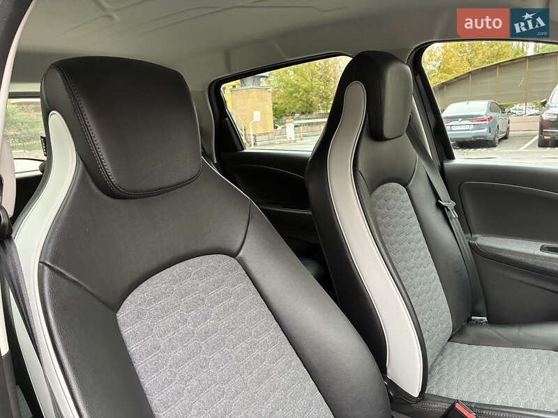 Хэтчбек Renault Zoe 2021 в Киеве