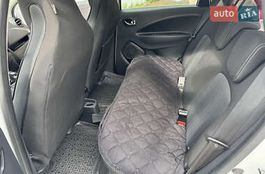 Хэтчбек Renault Zoe 2016 в 