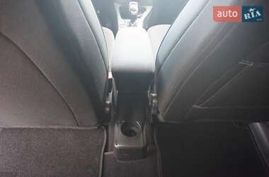 Хэтчбек Renault Zoe 2019 в 