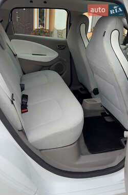 Хетчбек Renault Zoe 2019 в 