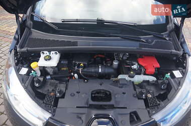 Хэтчбек Renault Zoe 2019 в 