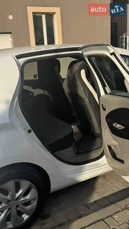 Хэтчбек Renault Zoe 2016 в Львове