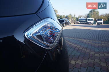 Хэтчбек Renault Zoe 2015 в 