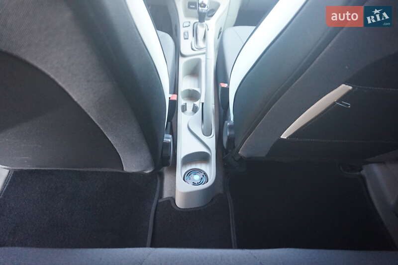 Хэтчбек Renault Zoe 2015 в Самборе