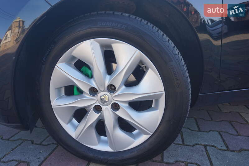 Хэтчбек Renault Zoe 2015 в Самборе