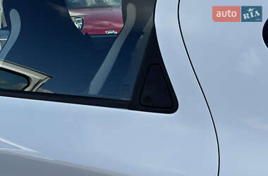 Хэтчбек Renault Zoe 2020 в 