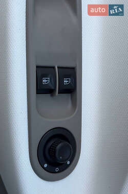 Хэтчбек Renault Zoe 2019 в 