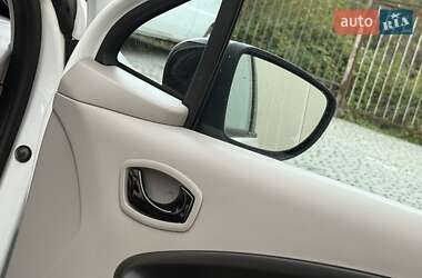 Хэтчбек Renault Zoe 2013 в 