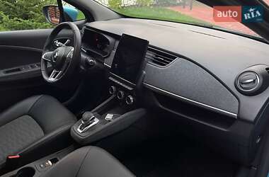 Хэтчбек Renault Zoe 2020 в 