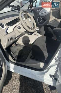 Хэтчбек Renault Zoe 2013 в 