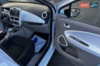 Хэтчбек Renault Zoe 2019 в 