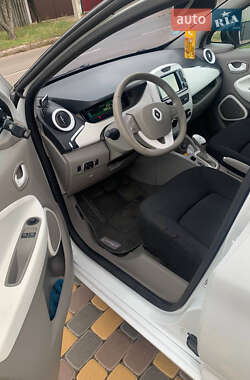 Хэтчбек Renault Zoe 2015 в 