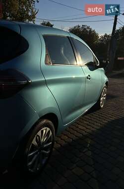 Хэтчбек Renault Zoe 2021 в 