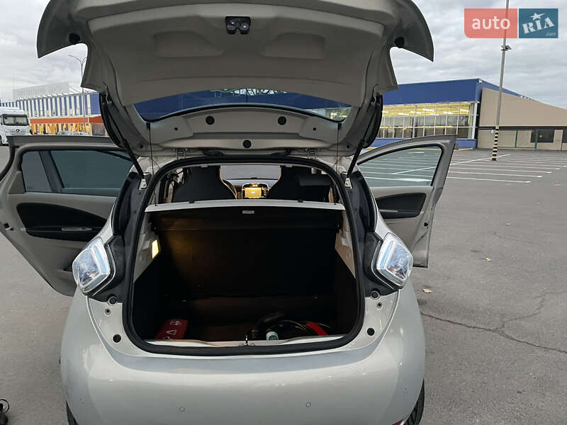 Хэтчбек Renault Zoe 2015 в Луцке