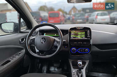 Хэтчбек Renault Zoe 2016 в 