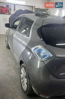 Хетчбек Renault Zoe 2017 в 