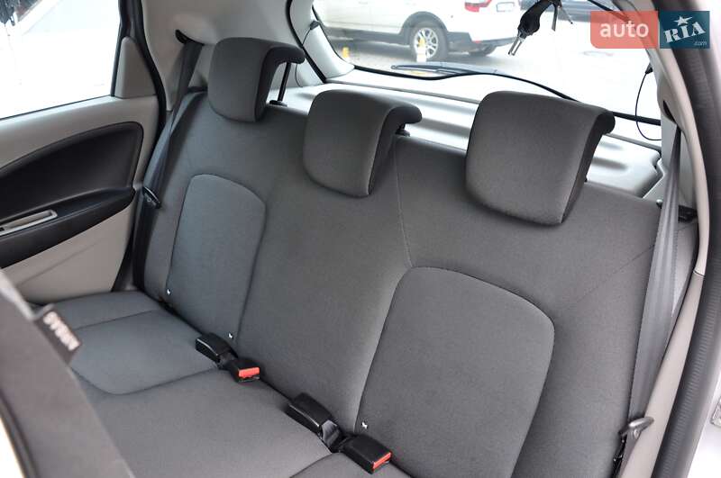 Хетчбек Renault Zoe 2015 в Львові фото 22 Хетчбек Renault Zoe 2015 в Львові