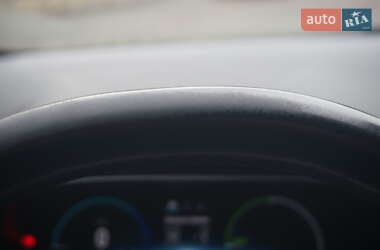 Хэтчбек Renault Zoe 2020 в 