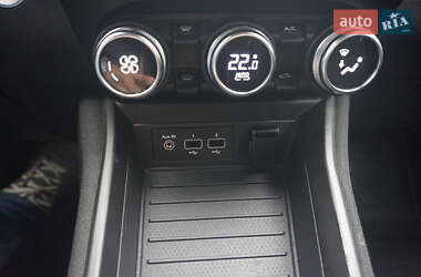 Хэтчбек Renault Zoe 2020 в 