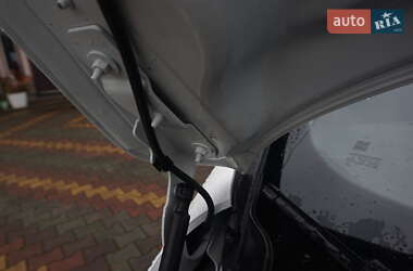 Хэтчбек Renault Zoe 2020 в 
