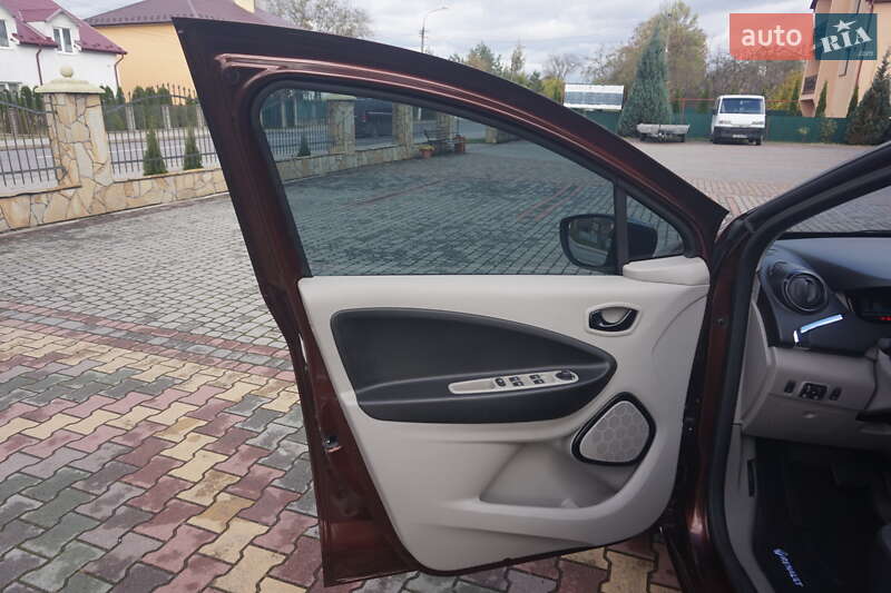 Хэтчбек Renault Zoe 2015 в Самборе