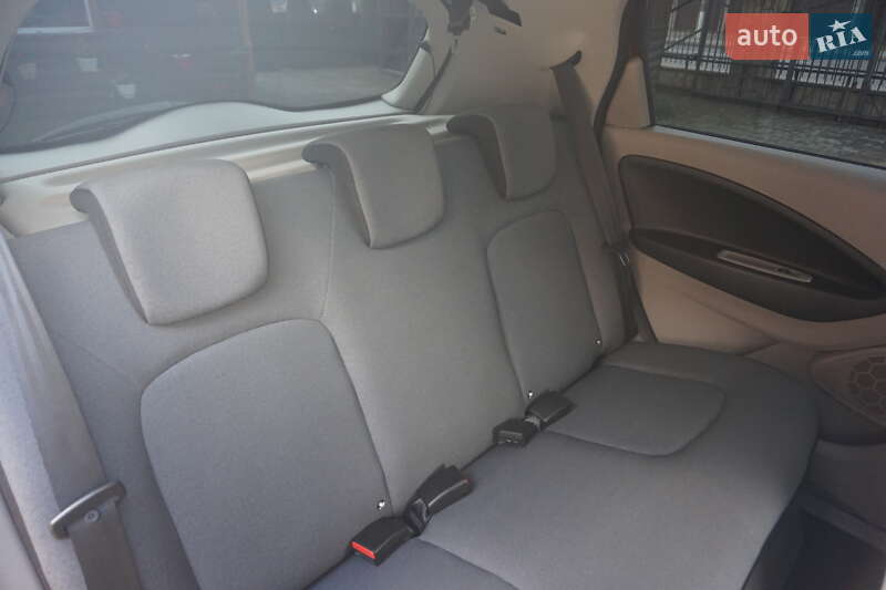 Хэтчбек Renault Zoe 2015 в Самборе