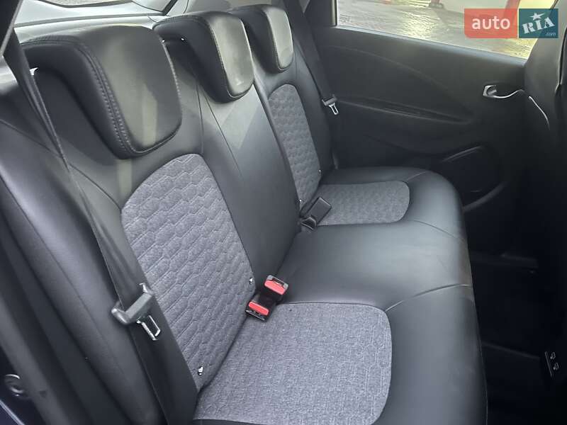 Хэтчбек Renault Zoe 2022 в Дубно