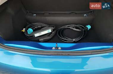 Хэтчбек Renault Zoe 2018 в 
