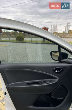 Хэтчбек Renault Zoe 2021 в 