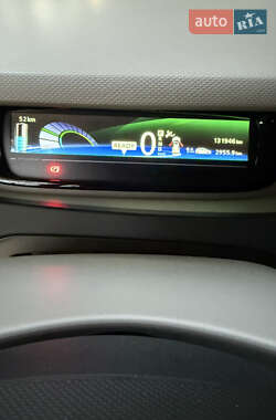 Хетчбек Renault Zoe 2013 в  фото 29 Хетчбек Renault Zoe 2013 в