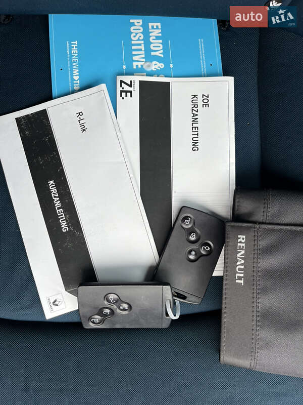 Хетчбек Renault Zoe 2013 в Звягелі фото 40 Хетчбек Renault Zoe 2013 в Звягелі