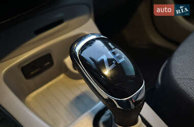 Хетчбек Renault Zoe 2015 в 
