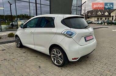 Хэтчбек Renault Zoe 2015 в 