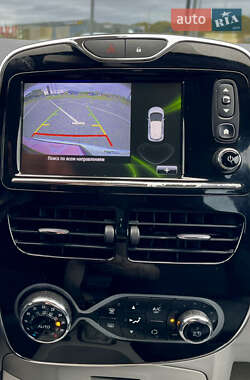 Хэтчбек Renault Zoe 2015 в 