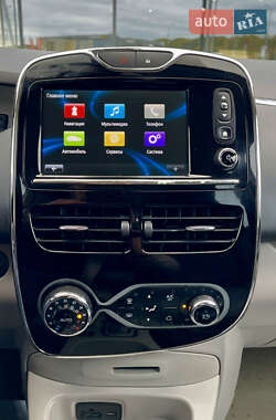 Хэтчбек Renault Zoe 2015 в 