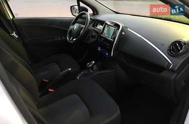 Хэтчбек Renault Zoe 2017 в 