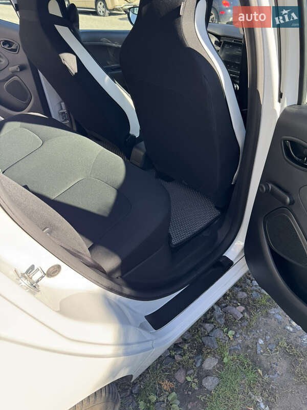 Хетчбек Renault Zoe 2020 в Володимирі фото 21 Хетчбек Renault Zoe 2020 в Володимирі